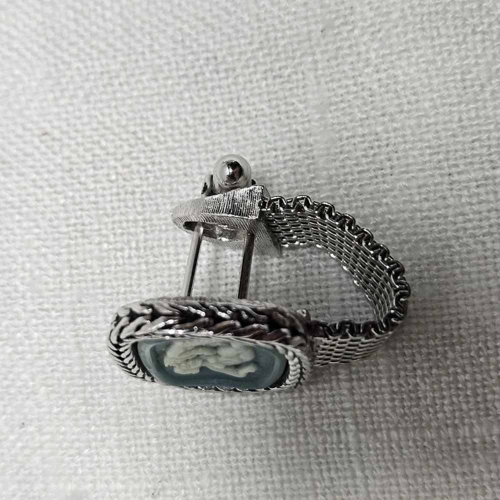 Vintage‎ Cufflinks Mens OS Silver Blue Wrap Mesh Faux Cameo Woman Wolf Intaglio